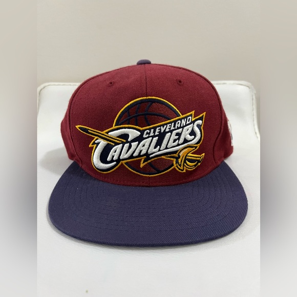 Cleveland Cavaliers Snapback Hat Mitchell & Ness - Picture 1 of 7